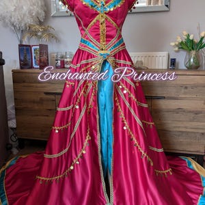 princess jasmine dress 2019 Aladdin star Naomi Scott breaks down Princess Jasmine's new outfits