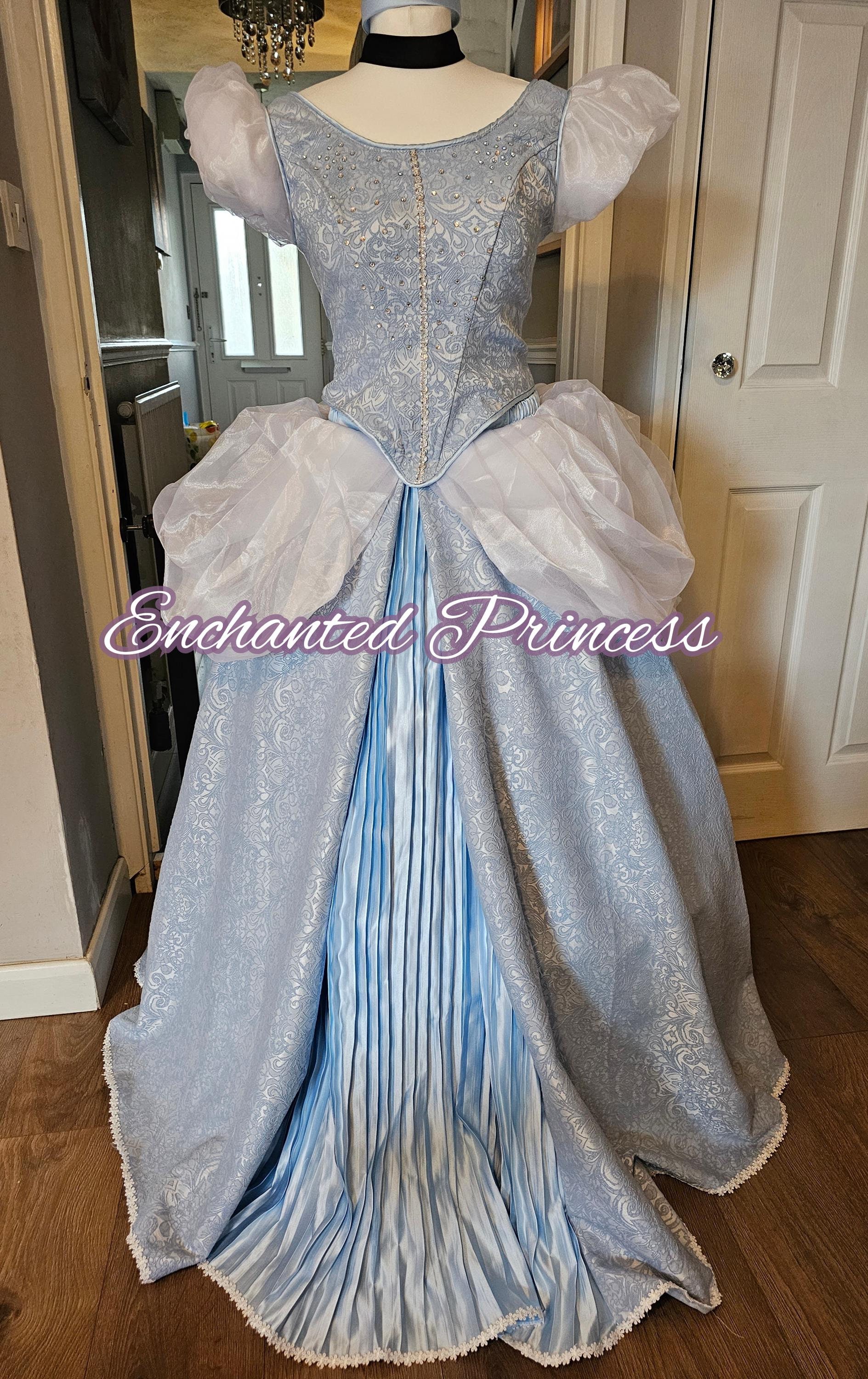 Rubie's Cinderella Live Action Kostüm Für Mädchen – Größe S, Mit Blauem Kleid Und Schmetterlings-Haarclip, Disney-Prinzessin-Look