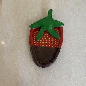 Chocolate covered strawberries jewelry holder