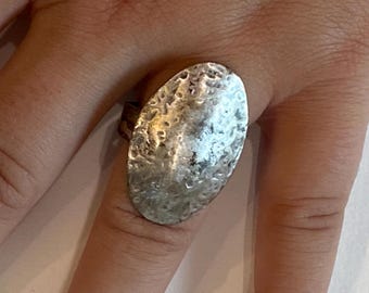 Oval silver ring