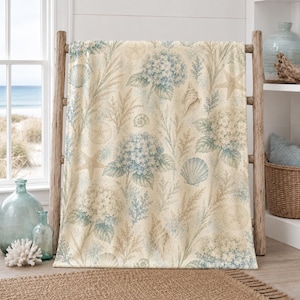 Manta de terciopelo con hortensias costeras, manta botánica con conchas marinas, regalo para casa de playa, decoración floral azul suave