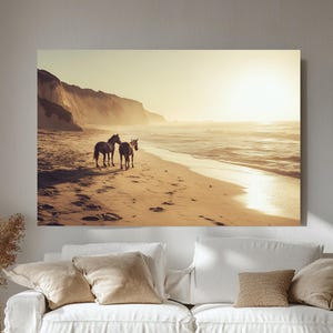Wilde Pferde Strand Wandkunst, Pferde am Strand Sonnenuntergang Landschaftsdruck, Küstenpferde Kunst, Wilde Pferde Malerei,