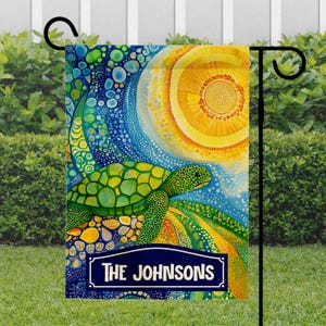 Personalized Sea Turtle Garden Flag, Coastal Beach Yard Flag, Custom Family Name Outdoor Banner, Ocean Themed Porch Decor Sign Gift