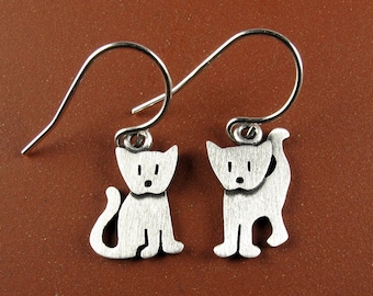 Tiny kitten earrings - sterling silver