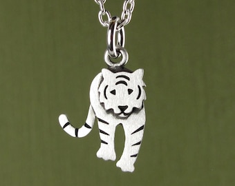 Collana con ciondolo retrò in acciaio inossidabile a forma di tigre: gioielli quotidiani da uomo in stile gotico - Italia