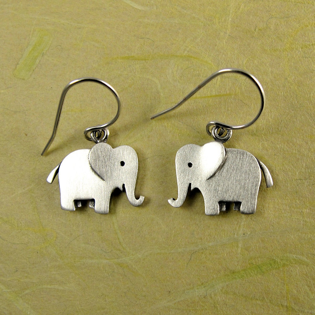 Orecchini a forma di testa di elefante in argento sterling 925