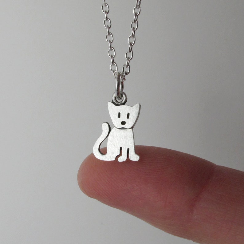Tiny kitten pendant / necklace sterling silver image 2