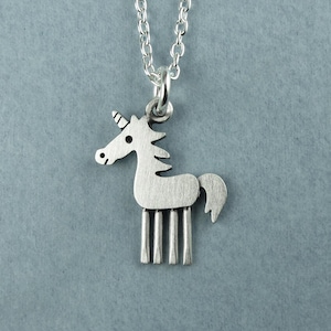 Ein kleiner Einhorn-Anhänger / Halskette - aus 925er Silber
