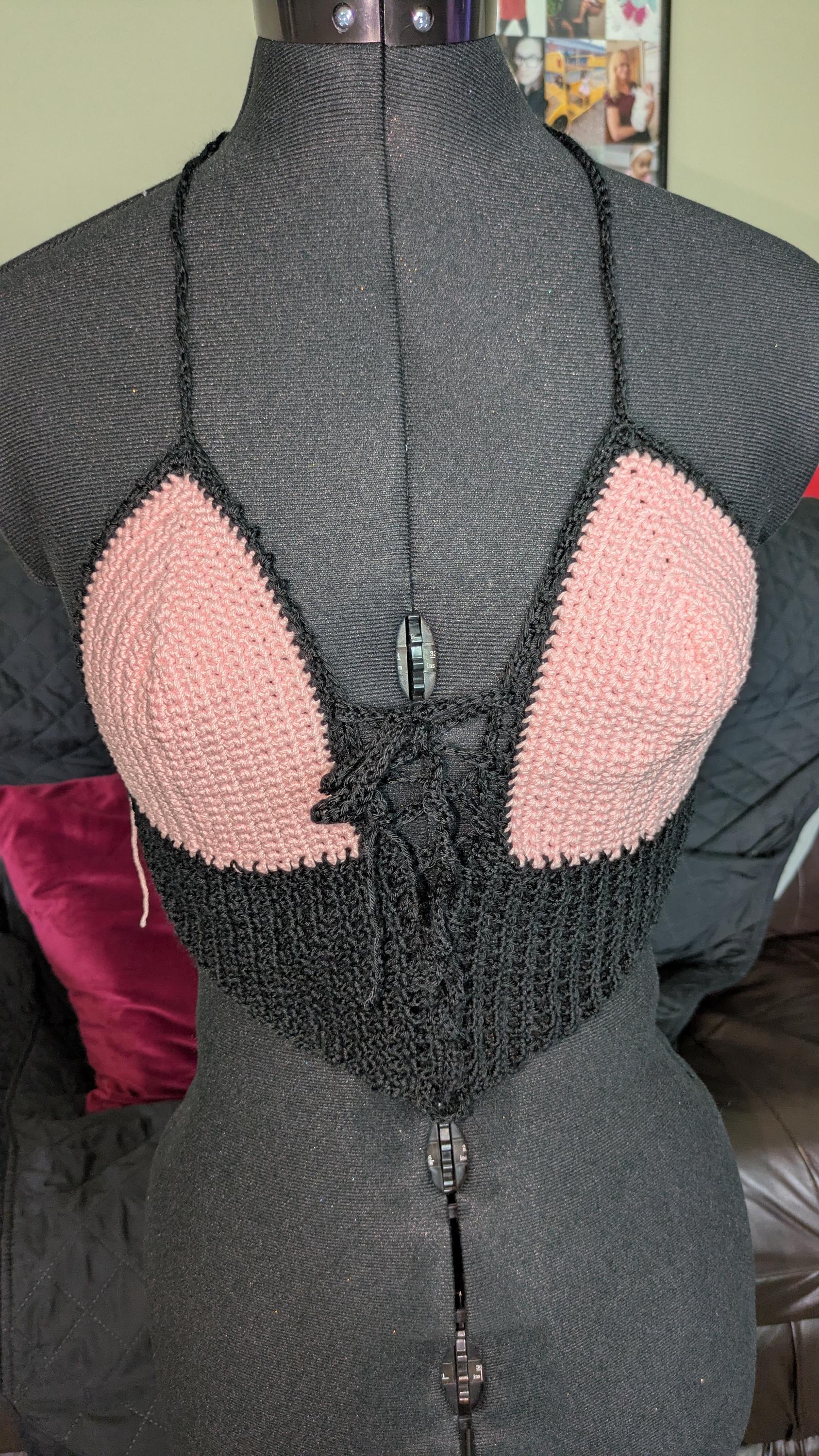 pink&black crochet top