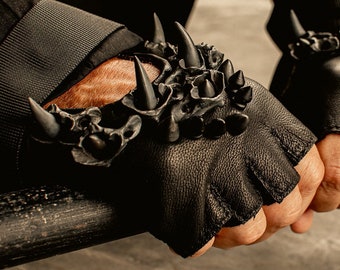 Nightmare Alien Vertebrae Spike Gloves in Black I Black Leather Fingerless Gloves I Unisex Motorcycle Driving Gloves I Spike Gloves