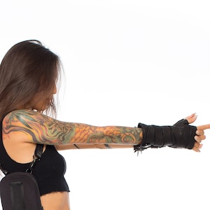 Battle Kross Wrap Fingerless Leather Gloves image 4