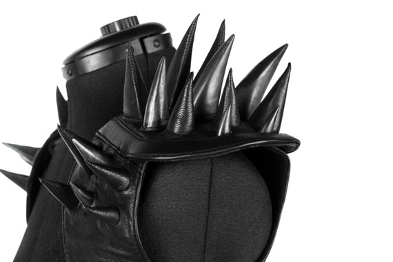 Modular Spike Epaulette Pauldron in Black Leather