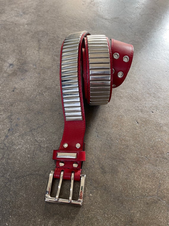 パンツ theredthread S logo belt tops Black & Red Three Row Pyramid Stud Belt | Hot Topic