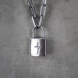 Stash Lock Chain Link Halskette - Medaillon mit geheimem Stash-Behälter. Erhältlich in versilbert oder 925er Sterling-Silber