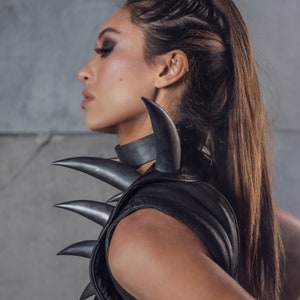 Royal Shadow Spike Shoulder Piece in Black Leather