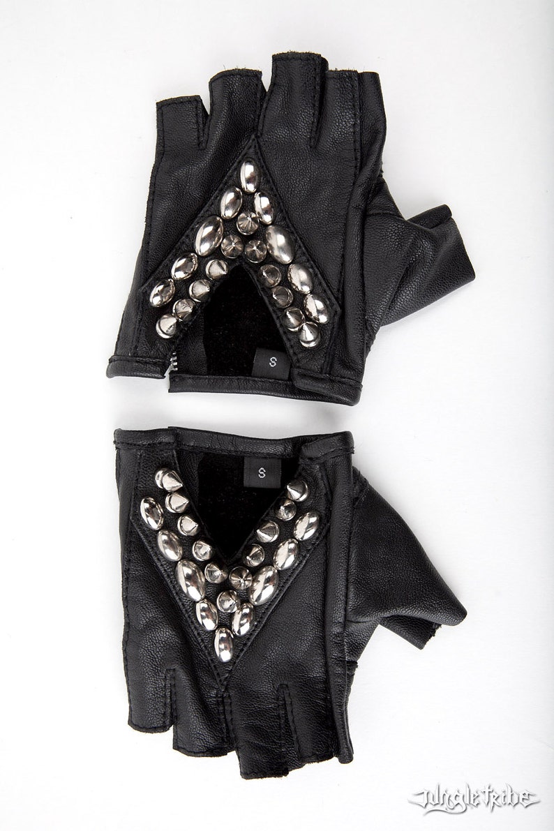 SILVER SPIKE Studded Chevron Pattern Fingerless Leather Gloves image 5