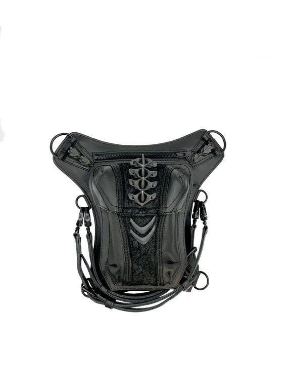 CALIBRATED VERTEBRAE Black Leather Bag