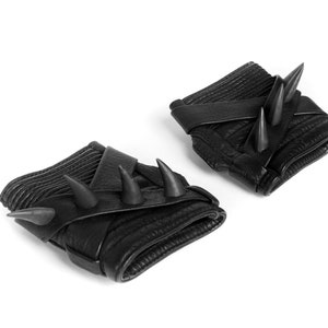 KROSS KOMBAT 2.0 SPIKED Black Fingerless Leather Gloves