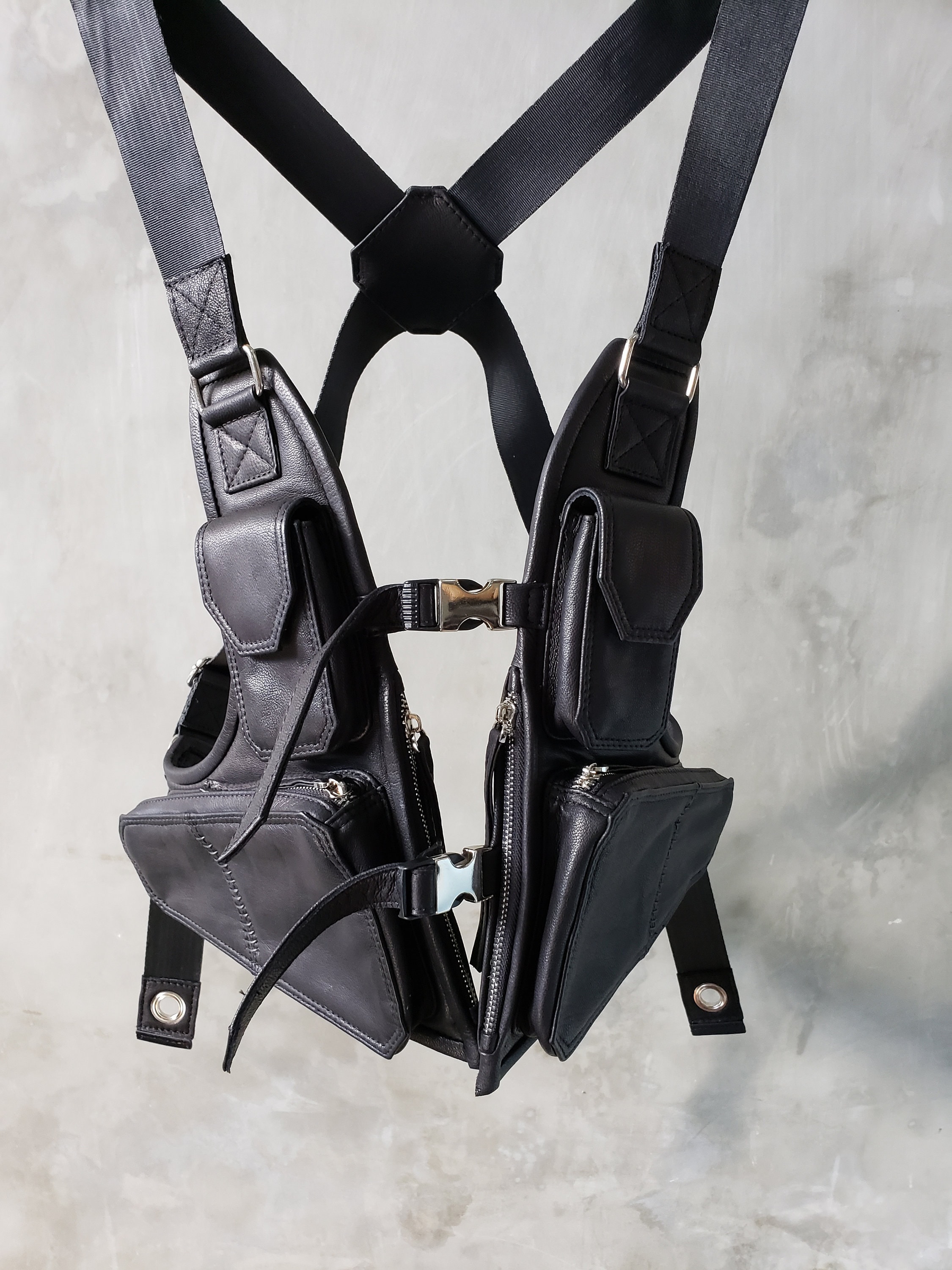 techwear leg straps