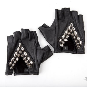 SILVER SPIKE Studded Chevron Pattern Fingerless Leather Gloves image 4