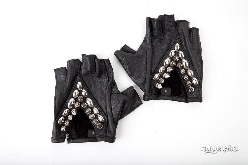 SILVER SPIKE Studded Chevron Pattern Fingerless Leather Gloves image 4