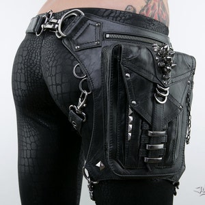Riñonera y bolso de hombro de cuero negro SHARK BITE