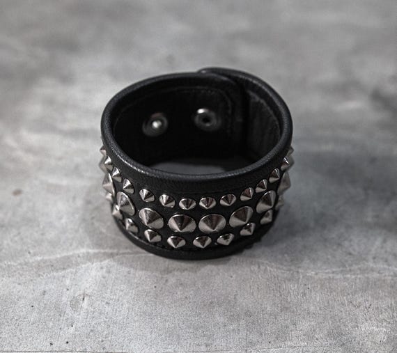 LEATHER STUD BRACELET MINI BLACK W/ SILVER LEATHER STUD BRACELET MINI BLACK W/ SILVER