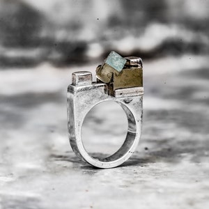 Louis Vuitton LV Reflect Crystal Ring Silver Metal. Size L