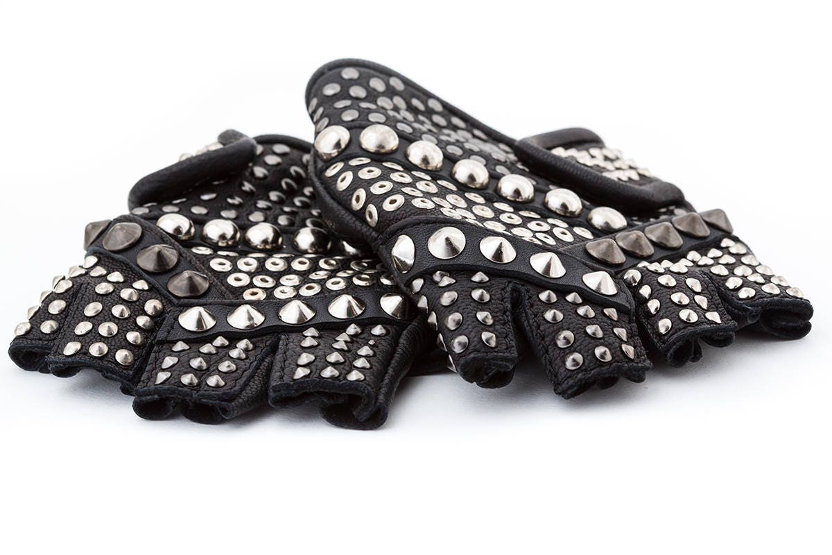 STUDDED LEATHER FINGERLESS GLOVES - Black