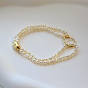 2 列淡水パール ブレスレット ダブル ストランド パール ブレスレット 磁気クラスプ パール ブレスレット 14K ゴールド メッキ マルチストランド パール ジュエリー