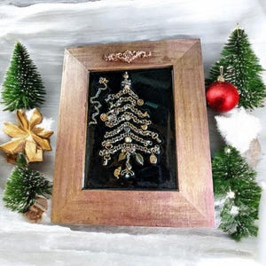 Vintage Jewelry Christmas Tree Art: Framed Holiday Decor