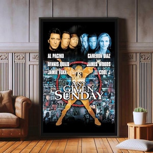 Può includere: Locandina del film "Any Given Sunday" con Al Pacino, Dennis Quaid, Jamie Foxx, Cameron Diaz, James Woods e LL Cool J. La locandina presenta un cerchio rosso e bianco con il titolo del film al centro.