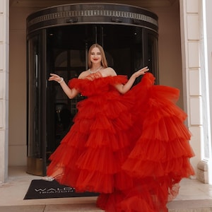Women red elegant wedding Dress made of tulle , with long train
