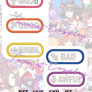 Puede incluir: Parches bordados con las palabras "GREAT", "GOOD", "NORMAL", "BAD" y "AWFUL" en blanco, cada uno dentro de un marco ovalado de color. Los parches tienen una flecha que indica la dirección de la palabra. El fondo presenta personajes de anime.