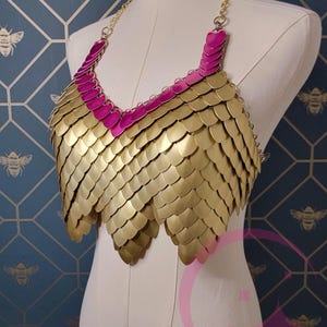 Scale Maille Armour Crop-Top Halter Neck