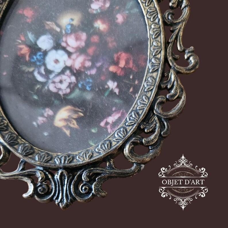 Vintage Italian Ornate Oval Picture Frame With Floral Still Life Print ...