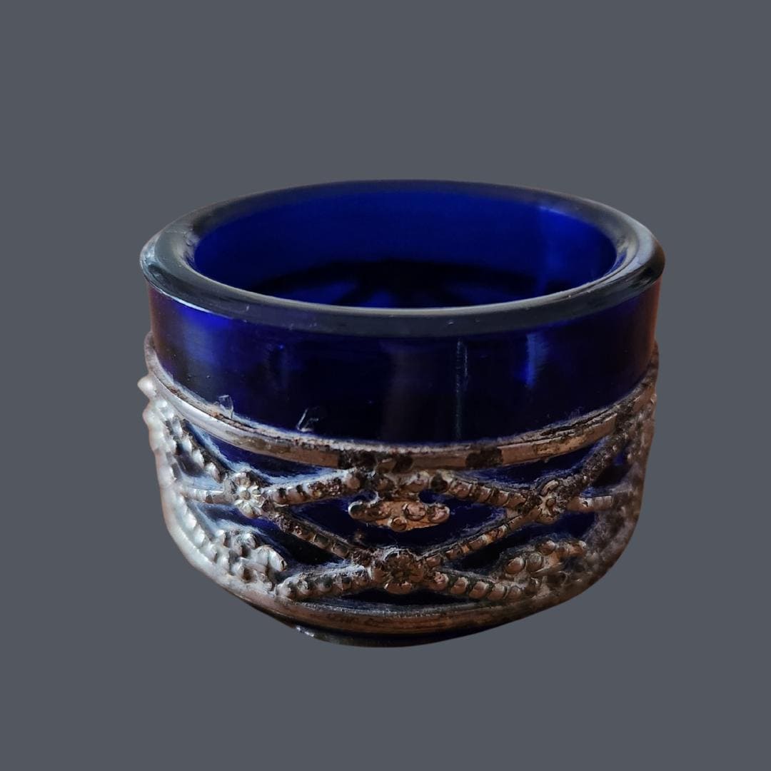 アンティークコバルトブルーガラスオープンソルトセラーライナー装飾