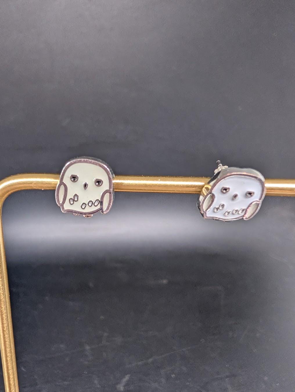 Snowy Owl Stud Earrings -  Owl Earrings -  White owl -Silver Earrings
