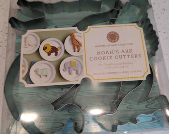 Martha Stewart collection Noah's ark cookie cutters- lion- giraffe – cheap – kangaroo-elephant