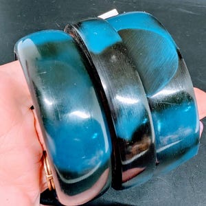 Antika Collection Set of 3 Blue Black Bangles