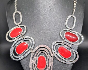 1948 Brand Silver Tone Chunky Necklace with Red Enamel Accents on chain - Adjustable