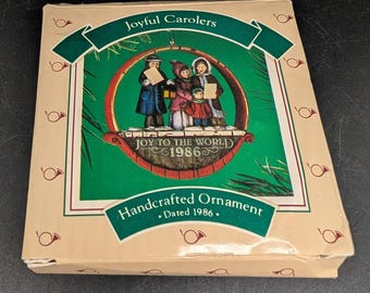 Hallmark Joyful Carolers  Joy To The World Carolers  Ornament
