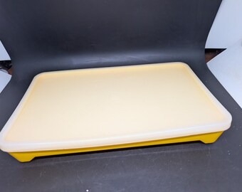 Vintage Yellow Tupperware - Textured bottom - meat marinade Container