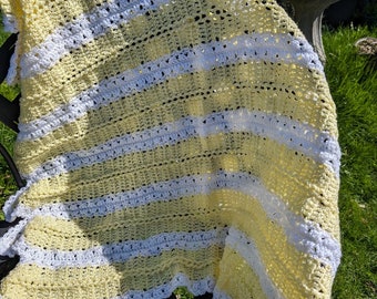 Handmade Crocheted Yellow and White Stripped Blanket Scalloped Edge - Never Used  - lap blanket - baby blanket