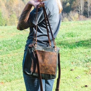 El clásico bolso de lona encerada / bolso de mano con bolsillo de cuero / bolso bandolera / pequeño / hecho en EE.UU.