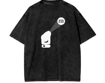 Eén met de lichten | De technische garage | Oversized T-shirt met acid wash
