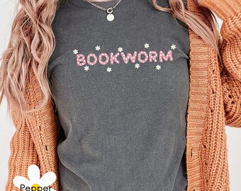 Daisy Bookworm T-Shirt: Comfort Colors Book Lover Gift