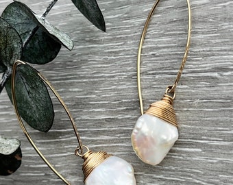 Pearl Threader Earrings, 14k Gold Hammered Threader Earrings, Minimal Long Pearl Earrings