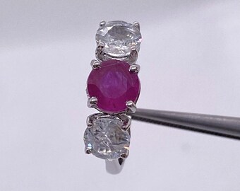 Robijnrode ring: 18k verguld sterlingzilver, zirkoonaccenten, geboortesteen juli (Amerikaanse maat 6)