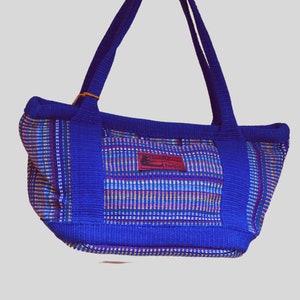 Bolso pequeño de algodón tejido a mano